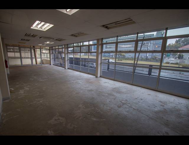1,596M² OFFICE TO LET IN PARKMORE